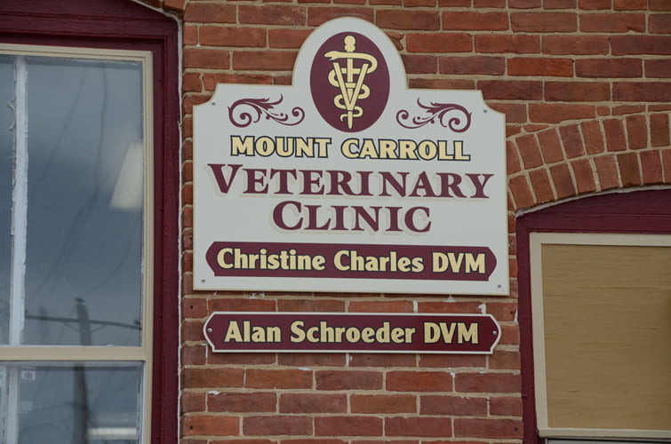Mt_Carroll_Veterinary_Clinic_04
