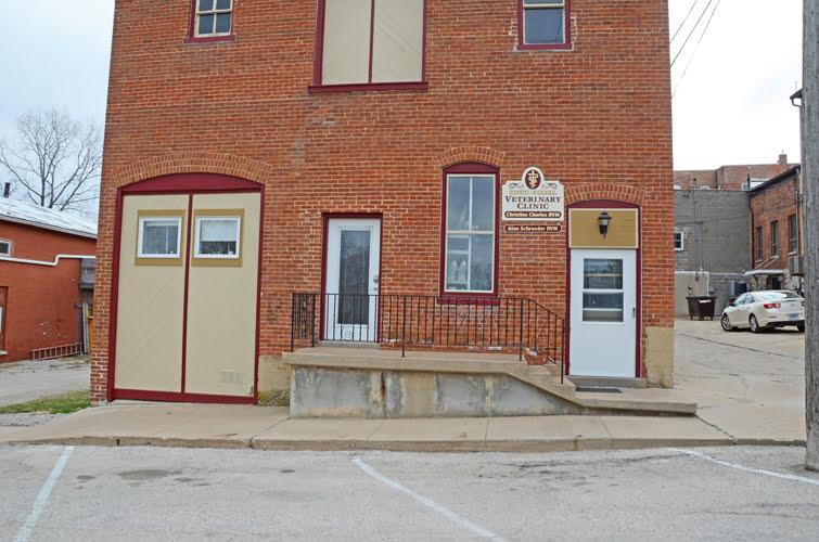 Mt_Carroll_Veterinary_Clinic_05