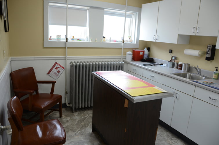 Mt_Carroll_Veterinary_Clinic_28